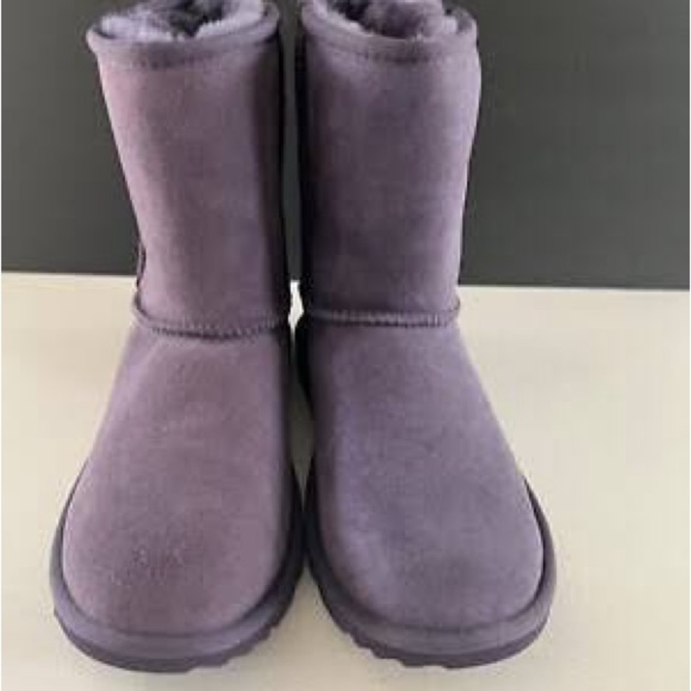 UGG CLASSIC SHORT II METALLIC PORT Purple BOOTS Kids Size 3